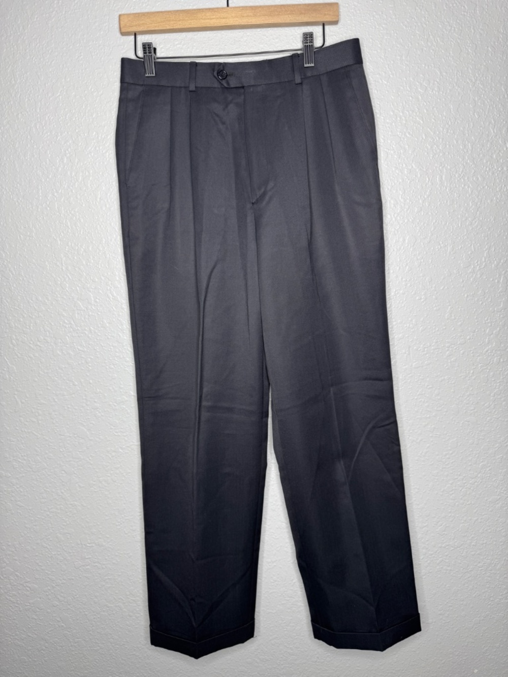 Louis Raphael Black Pleated Dress pants W 31' x Inseam 30" straight wool & poly - Picture 3 of 12